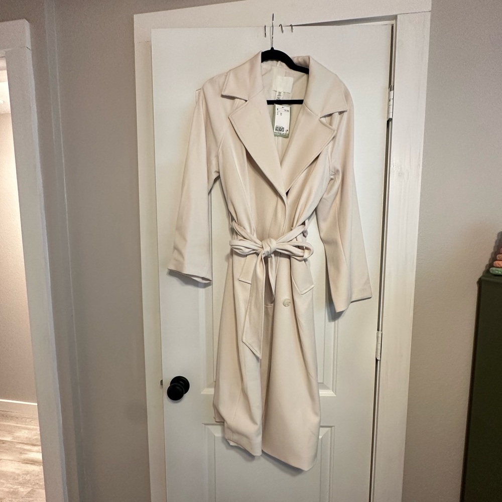 NWT Cream belted H&M trench coat